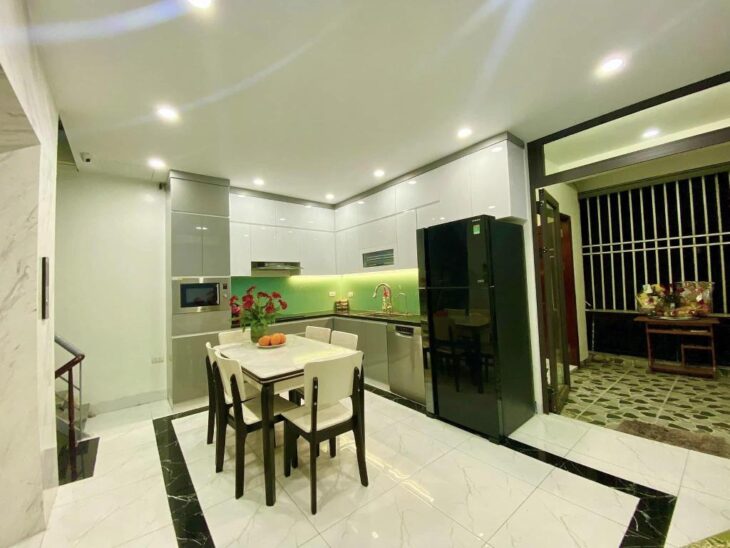 Bán Nhà 5 Tầng Thang Máy – Phố Đại La – Gần Trường Kinh Tế Quốc Dân – 40M2 – 8.7 Tỷ