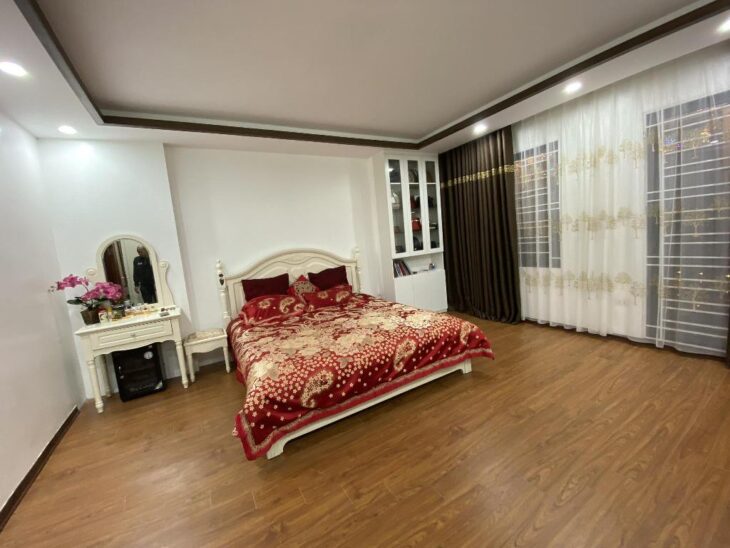 Bán Nhà 5 Tầng Thang Máy – Phố Đại La – Gần Trường Kinh Tế Quốc Dân – 40M2 – 8.7 Tỷ