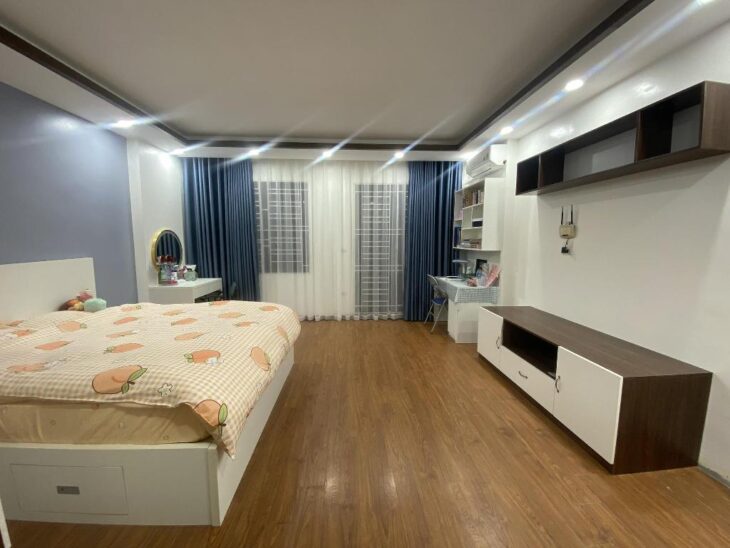 Bán Nhà 5 Tầng Thang Máy – Phố Đại La – Gần Trường Kinh Tế Quốc Dân – 40M2 – 8.7 Tỷ