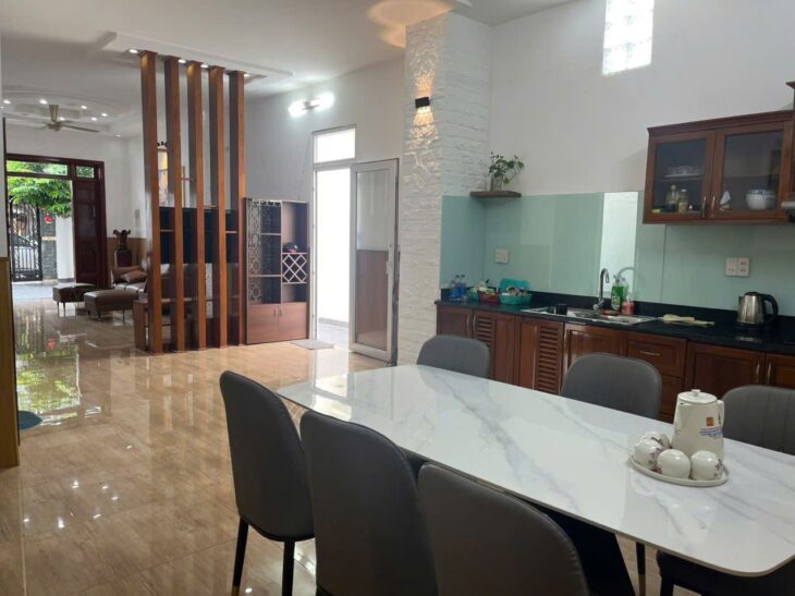 Cho thuê Biệt thự mini 3 tầng mặt tiền khu Phước Long giá rẻ 22tr/tháng full nội thất