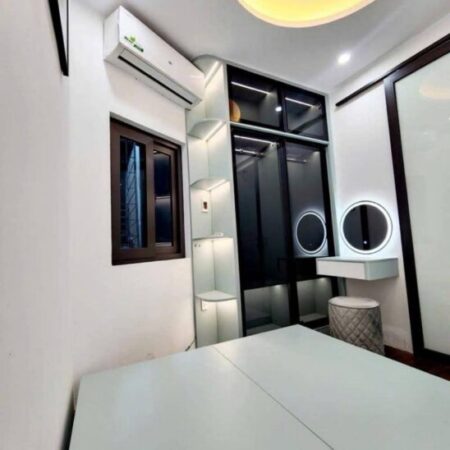 BÁN NHÀ 4 TẦNG – ĐÊ LA THÀNH – Ô CHỢ DỪA, ĐỐNG ĐA, HÀ NỘI – GIÁ CHỈ 2 TỶ X – SỔ ĐỎ CHÍNH CHỦ
