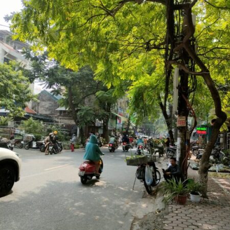 Cho thuê gấp giá rẻ Trương Định 100m, 1 sàn, mặt tiền 5m, 12 tr/th Hoàng Mai.