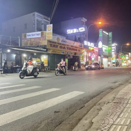 Bán nhà mặt tiền 8,2x35m giá 23,9 tỷ Đường Nguyễn Ảnh Thủ