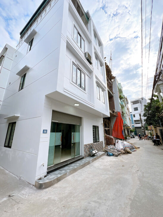 Bán nhà Thiên Lôi, 45m 4 tầng, lô góc, ô.tô đỗ cửa cả ngày, giá 4.65 tỉ