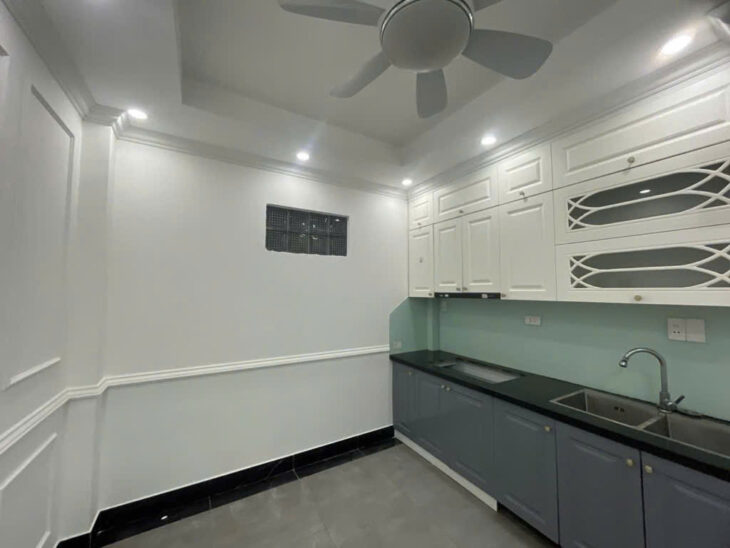 168 Kim Giang mặt ngõ rộng như phố – kinh doanh ngày lẫn đêm – vỉa hè 2 bên “LỜI TIÊN TRI” CHO DÒNG