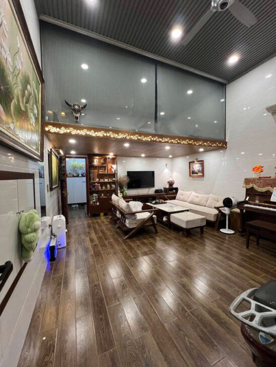 HOÀNG CẦU, ĐỐNG ĐA. 42M2 4 TẦNG MT 5M GIÁ 12,5 TỶ- PHÂN LÔ – Ô TÔ ĐỖ CỬA – SÁT VƯỜN HOA 1.6-GẦN HỒ