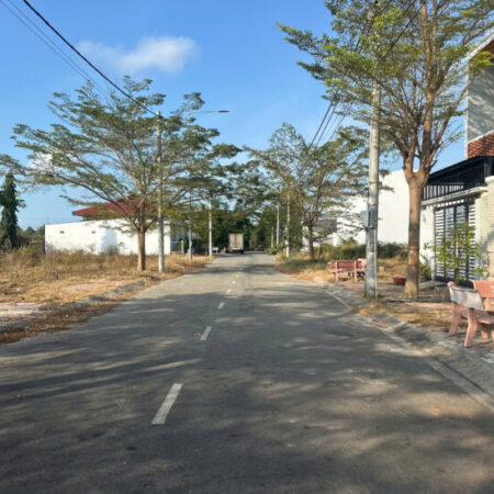 Bán đất ngộp khu dâu tằm Tân Phước, thị xã LaGi sổ riêng