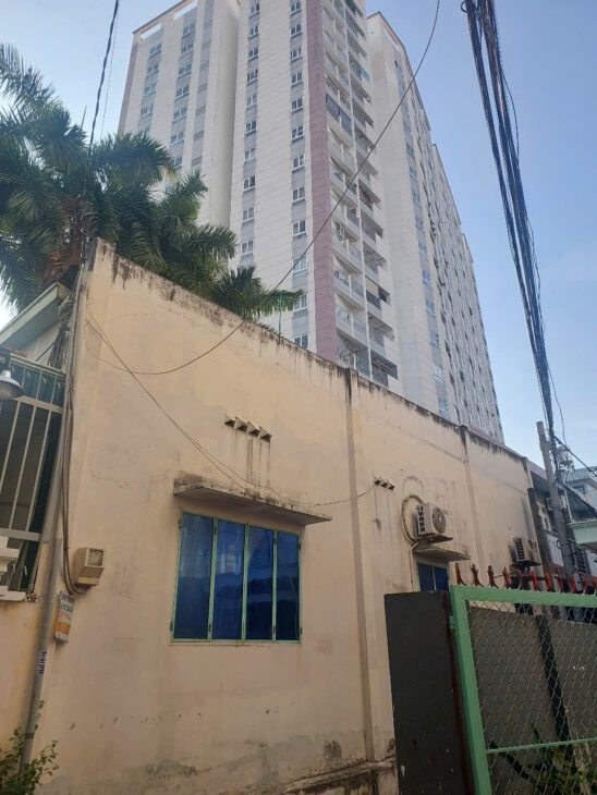 KẾ BÊN PHÚ MỸ HƯNG- P. TÂN PHONG, QUẬN 7 – CHỈ NHỈN HƠN 13 TỎI LH TÂM NHÀ ĐẸP 0849.131.413