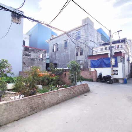 Bán đất khu 591 Thiên Lôi, 63m, ngõ ô.tô Giá 3.9 tỉ, gần ngay AEON