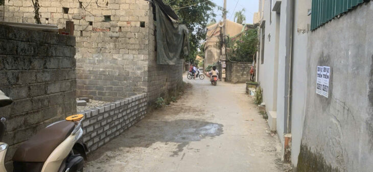 23 tr/m2 TRUNG TÂM XÃ PHÚ NGHĨA CHƯƠNG MỸ DT 220m2 MẶT 10m CHIA 2 LÔ, SẴN NHÀ XÂY MỚI