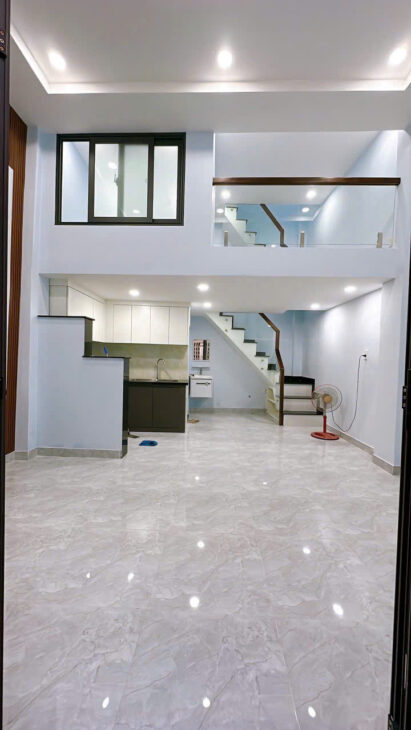 NHÀ ĐẸP NGANG 4.5 NỞ NGANG 5M DÀI 6M ĐÚC BÊ TÔNG SỔ HỒNG CÓ 3 TỶ TRUNG TÂM Q4