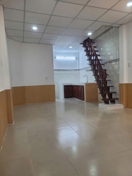 SÁT MẶT TIỀN TRUNG TÂM Q4 NGANG 3.5 NỞ 3.8 DÀI 9 HƠN 2 TỶ
