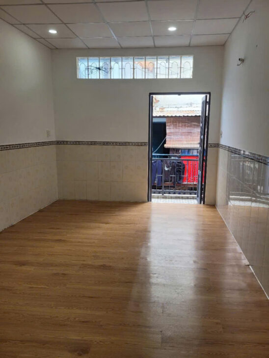 SÁT MẶT TIỀN TRUNG TÂM Q4 NGANG 3.5 NỞ 3.8 DÀI 9 HƠN 2 TỶ