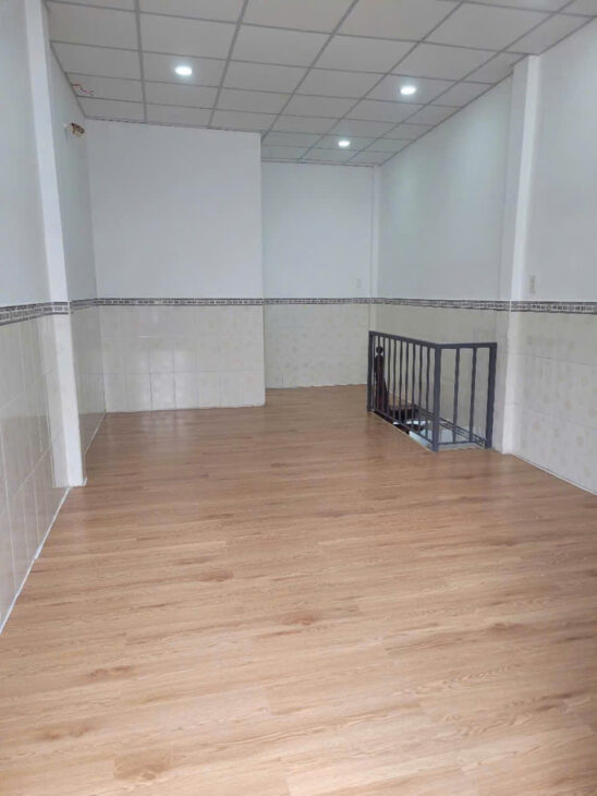 SÁT MẶT TIỀN TRUNG TÂM Q4 NGANG 3.5 NỞ 3.8 DÀI 9 HƠN 2 TỶ