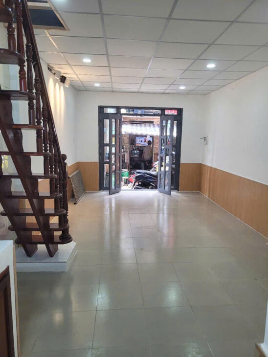 SÁT MẶT TIỀN TRUNG TÂM Q4 NGANG 3.5 NỞ 3.8 DÀI 9 HƠN 2 TỶ