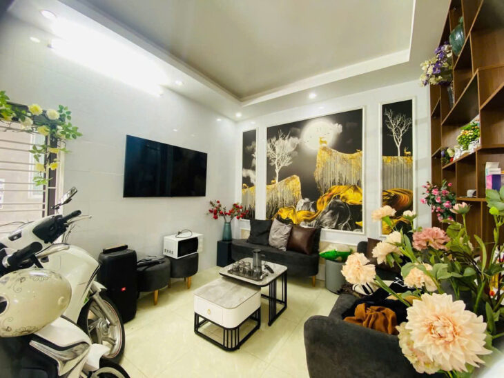 Bán nhà Thiên Lôi, 45m 4 tầng, lô góc, ô.tô đỗ cửa cả ngày, giá 4.65 tỉ