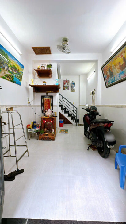 NHÀ MỚI ĐÚC 5 TẤM SỔ HỒNG TRUNG TÂM Q4 CÓ 3 TỶ