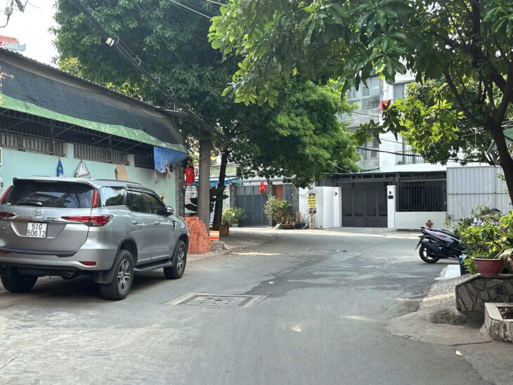 Bán nhà 1 sẹc HXH Đường số 30 75m2 3 tầng view góc ngang 4.1m đẹp gần chợ chỉ 7 tỷ.