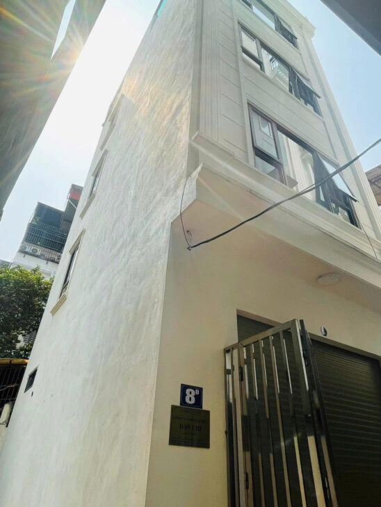 NHÀ MỚI THỊNH QUANG – LÔ GÓC – 3 THOÁNG – DT 32m2 5 tầng MT 4.2m Giá 8.4 tỷ