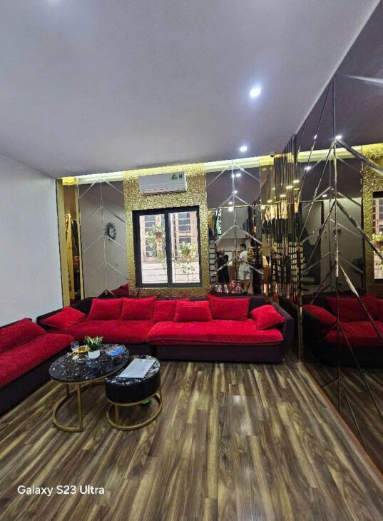 PL NGUYỄN CHÍ THANH – OTO TRÁNH – KD SAPA DT 40m2 6T x MT 4.1m Giá 18 tỷ