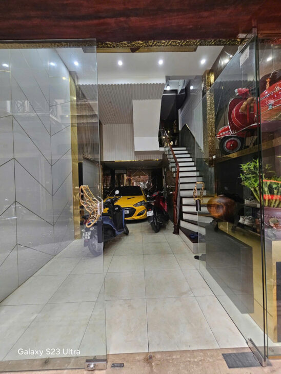 PL NGUYỄN CHÍ THANH – OTO TRÁNH – KD SAPA DT 40m2 6T x MT 4.1m Giá 18 tỷ