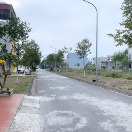 Cơ hội sở hữu song song hai lô đất liền kề, vị trí đắc địa tại khu đô thị Liêm Chính, Trường Chuyên