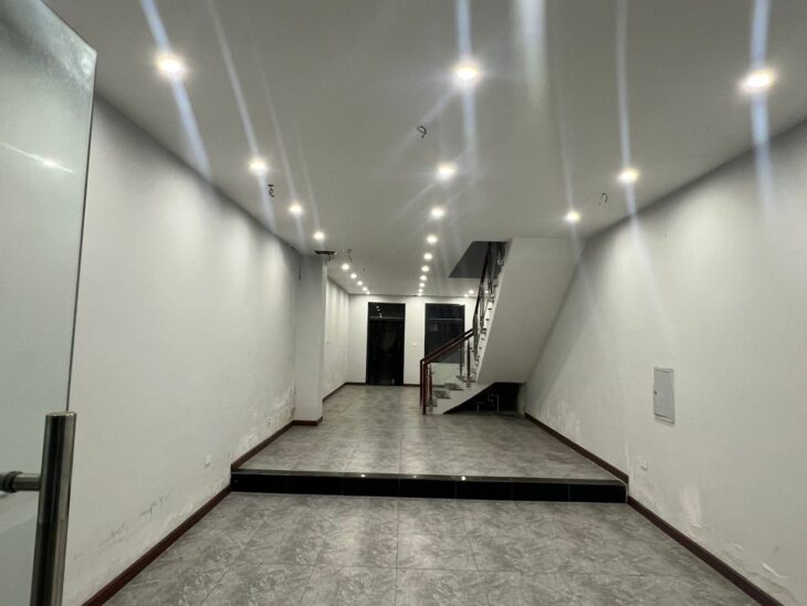 MẶT PHỐ NGUYỄN VĂN LỘC 23 TỶ KINH DOANH SẦM UẤT MẶT TIỀN 4.5M