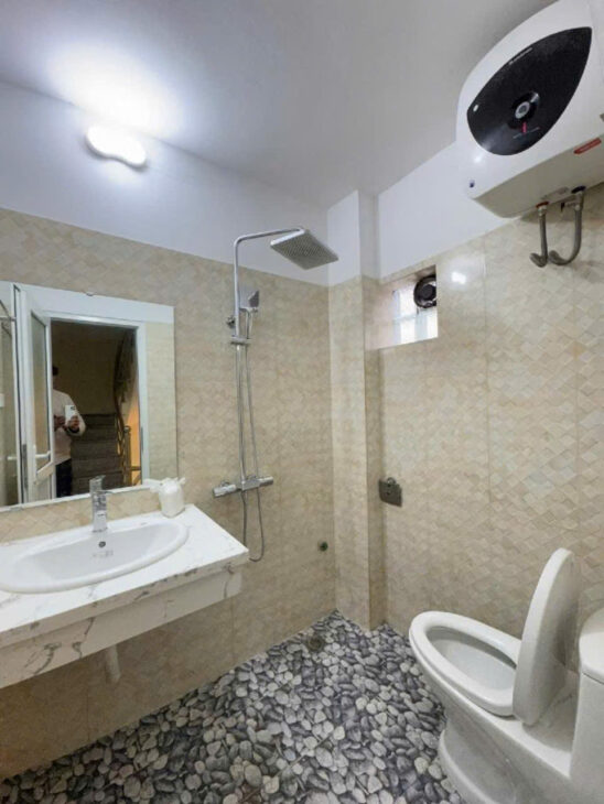 BÁN NHÀ ĐÊ LA THÀNH NHỎ – GẦN PHỐ- MẶT TIỀN KHỦNG .DT 24/28M2 5 TẦNG GIÁ CHỈ 5.6 TỶ