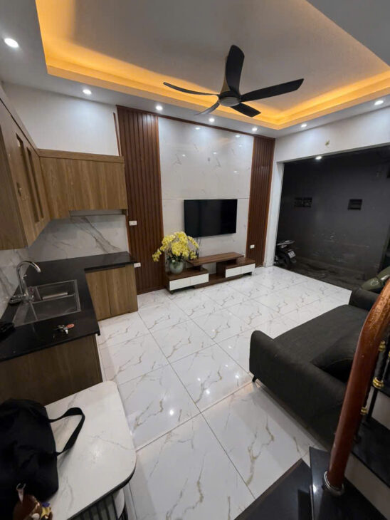 NHÀ ĐẸP – NGÕ THÔNG – CÁCH MẶT PHỐ 15M – KINH DOANH ONLINE – SÁT CÔNG VIÊN GIÁ 5 TỶ 950 TRIỆU