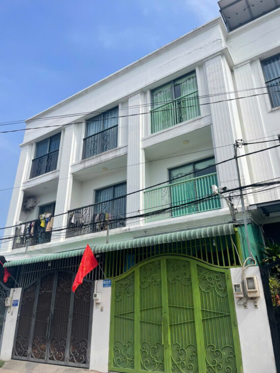 Bán nhà 3 tầng 4x15m giá 4,8 tỷ TL Đường 8m Thạnh Xuân 48