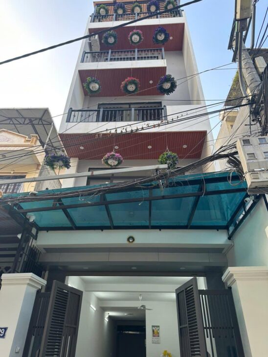 Cần cho thuê mặt bằng làm văn phòng hoặc kho với diện tích 290m², không gian rộng rãi, thoáng mát.