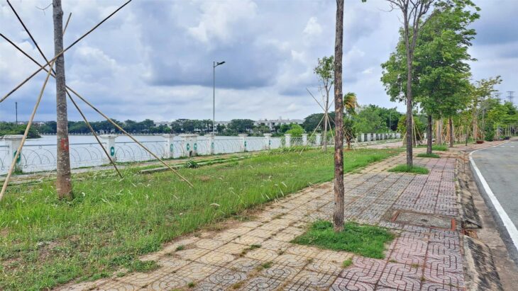 Lô góc KDC Bộ Công An, Phạm Hữu Lầu, 81 triệu/m, cạnh sông