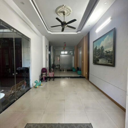 MẶT TIỀN KINH DOANH ĐƯỜNG 33m SÂN BAY ĐÀ NẴNG 300m2 sử dụng CHỈ 11 TỶ NHỈNH