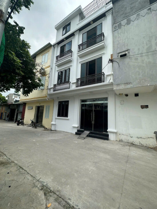 Bán nhà Thiên Lôi 4 tầng, đường 7m ô.tô đỗ vài chiếc, Giá 3.65 tỉ cực hiếm