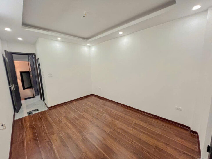 NHÀ ĐẸP HOÀNG MAI MỚI TINH – THANG MÁY DT 34m2 5 tầng MT 3.2m Giá 7.6 tỷ