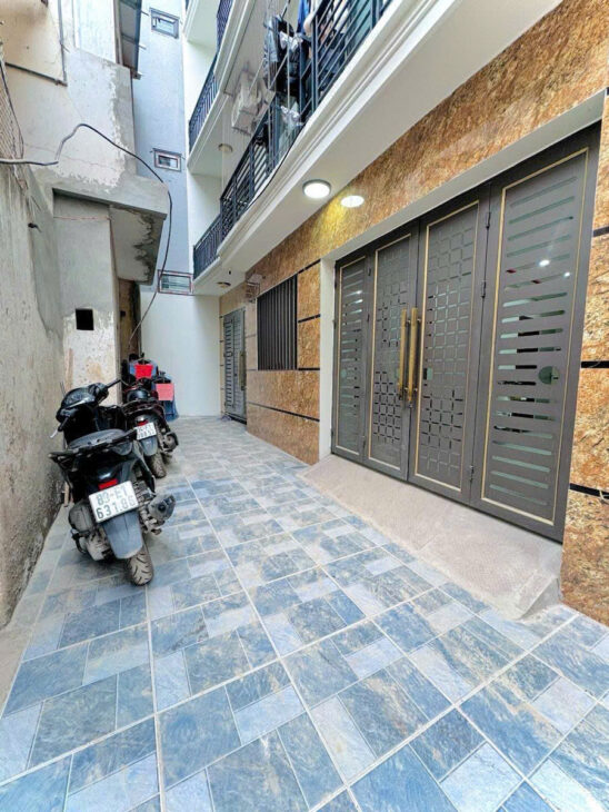 BÁN NHÀ HOÀNG MAI NGÕ TRƯỚC NHÀ SIÊU RỘNG DT 36m2 5 tầng MT 3.2m Giá 7.65 tỷ