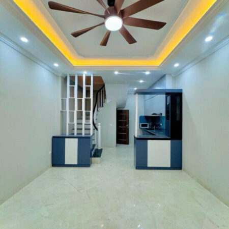 BÁN NHÀ HOÀNG MAI NGÕ TRƯỚC NHÀ SIÊU RỘNG DT 36m2 5 tầng MT 3.2m Giá 7.65 tỷ