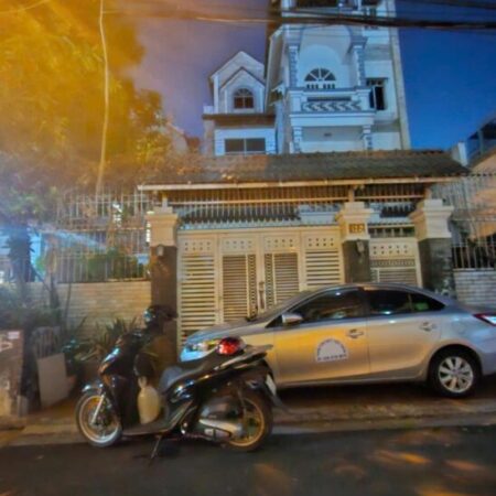 BÁN CĂN BIỆT THỰ CỔ ĐIỂM QUẬN 12 – 4 TẦNG – NGANG 10M – 250M2 – GIÁ 16 TỶ ????