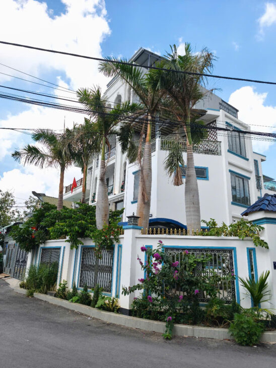 bán đất tặng dãy nhà trọ thu nhập 10tr/1 tháng, Cách Nặt Tiền 15M Hẻm Thẳng Xe Hơi Sổ Vuông 132m2