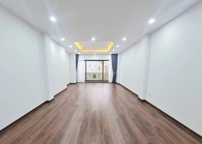 Bán gấp Liên Mạc chỉ 4,55 tỷ, 36,2m2 -5T-4PN, ngõ thoáng, sát phố.