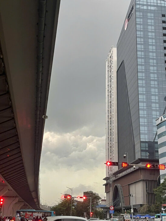 mặt phố ĐÊ LA THÀNH, mt 6,6m, 10 tầng, gần ngã 5 Ô CHỢ DỪA, tòa văn phòng dòng tiền 1,5 tỷ/năm