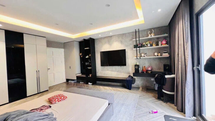 Bán nhà đẹp Ngọc Thuỵ- Lô góc- oto tránh- kinh doanh-thang máy -60m- mặt tiền rộng-nhỉnh 13 tỷ