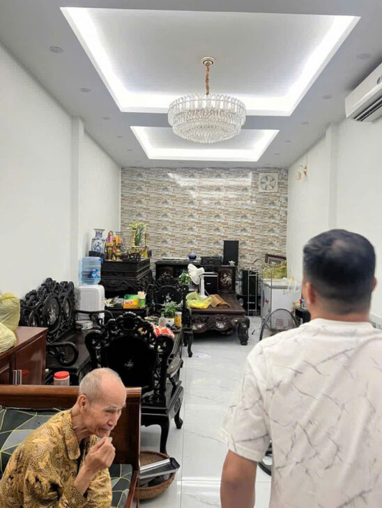 BÁN NHÀ NGUYỄN KHANG – NGÕ THÔNG DT 56m2 7 tầng MT 4m Giá 15.3 tỷ