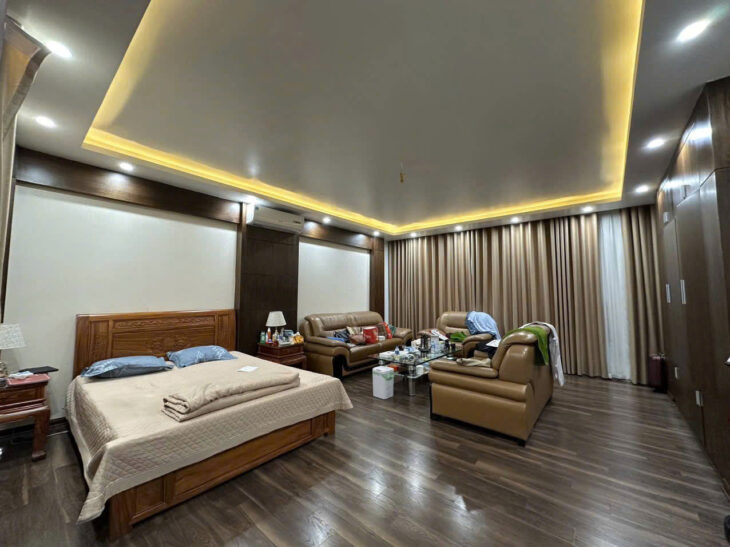 BÁN NHÀ LÔ GÓC MẶT PHỐ ĐÔNG QUAN – 7 TẦNG, THANG MÁY, Ô TÔ VÀO NHÀ!