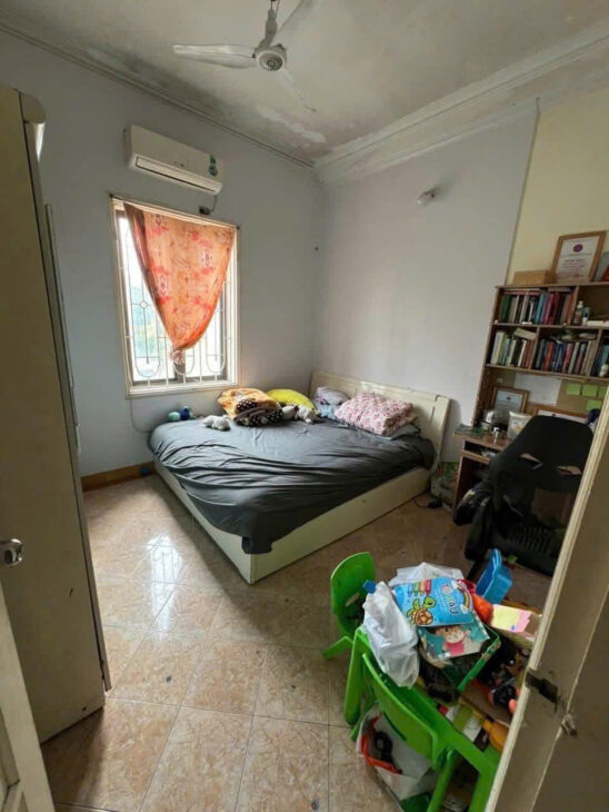 PHÁO ĐÀI LÁNG – KINH DOANH – DT 42m2 4 tầng mặt tiền 3.7m Giá 15.8 tỷ