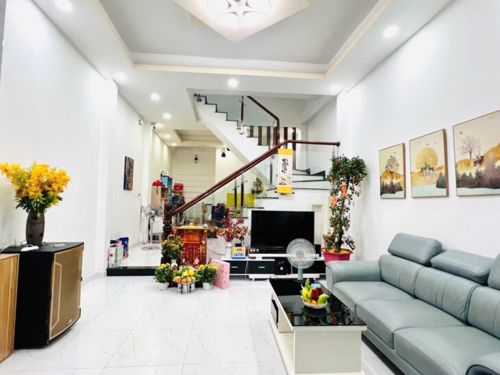 NHÀ 3 TẦNG GẦN LÊ VĂN THỊNH – SỔ RIÊNG – Ô TÔ TỚI CỬA chỉ nhỉnh 7 TỶ