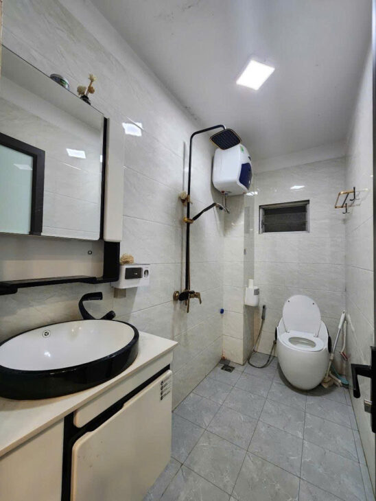 Bán nhà Qua Nhân – Mặt ngõ kinh doanh 40m ra phố sát doanh trại Quân Đội chỉ hơn 8 tỷ