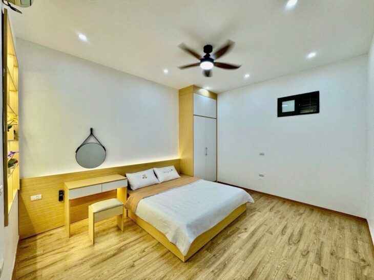 BÁN NHÀ DÂN XÂY PHỐ HOÀNG MAI-3 TẦNG-39M2 -MT 4 M GIÁ CHỈ 5,6 TỶ