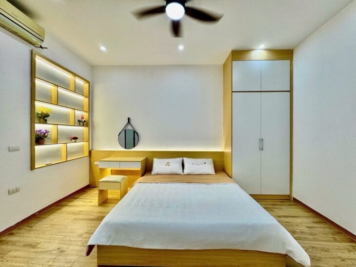 BÁN NHÀ DÂN XÂY PHỐ HOÀNG MAI-3 TẦNG-39M2 -MT 4 M GIÁ CHỈ 5,6 TỶ