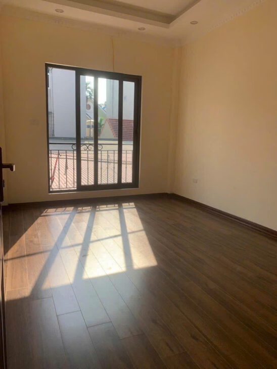 BÁN NHÀ CỔ LINH, ĐÀM QUANG TRUNG, GẦN TTTM AEON, NGÕ THÔNG, Ô TÔ ĐỖ CỬA, 5 TẦNG, XÂY MỚI.